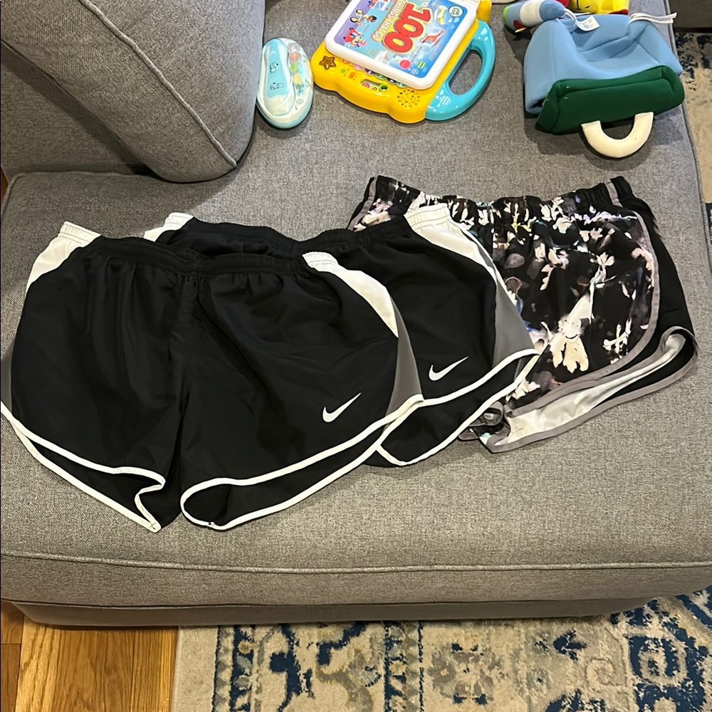 Nike dri fit lines shorts size large